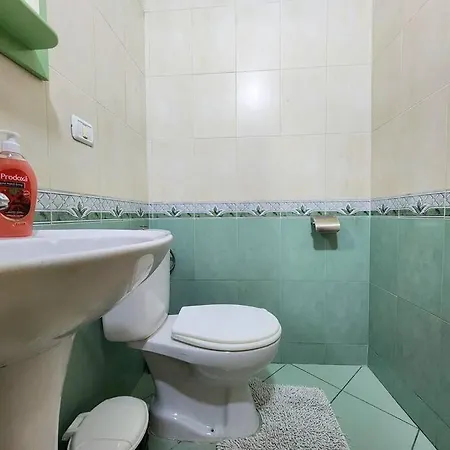 Fab's 2 Bedroom Flat 아파트 티라나
