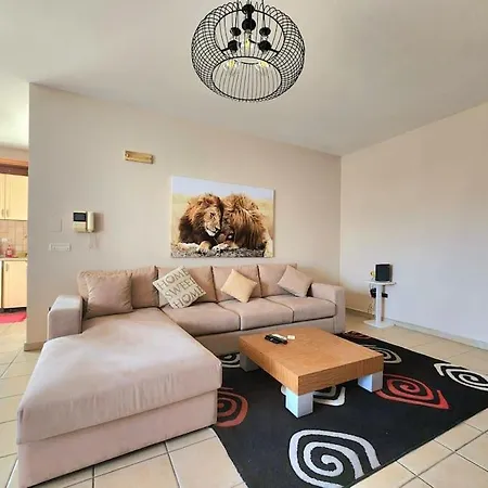 Fab's 2 Bedroom Flat Tirana